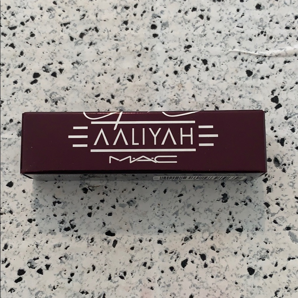 NWT MAC Cosmetics Aaliyah Try Again Matte Lipstick - Picture 3 of 10